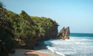 Keindahan Pantai Midodaren, Spot Wisata Baru di Tulungagung