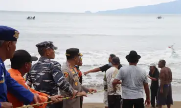 Terseret Arus Pantai Prigi Trenggalek, Pelajar SMK Kartanegara Kediri<br>Ditemukan Meninggal