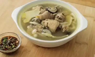 Sup Ayam Air Kelapa ala Chef Devina Hermawan, Gurih dan Sedap Kuahnya Bukan Main, Ini Resepnya