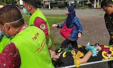 Upacara Hardiknas di Kabupaten Jombang, Puluhan Peserta Pingsan Kelelahan
