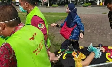 32 Peserta Upacara Peringatan Hardiknas di Jombang Pingsan, Panas Menyengat Jadi Salah Satu Sebabnya 