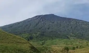 10 Gunung yang Paling Sulit di Indonesia, Wajib Pendaki Ketahui!