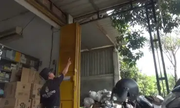 Ditinggal Buka Toko, Motor Warga Jombang Digondol Maling, Aksi Terekam CCTV