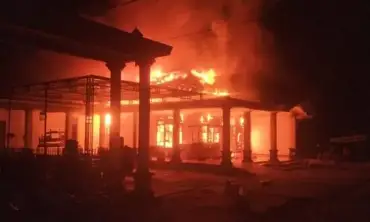 Akibat Korsleting Listrik, Rumah Mewah di Ponorogo Ludes Terbakar, Pemilik Rugi Sampai Setengah Miliar Rupiah