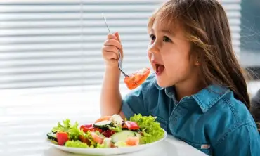 Mom Wajib Tau! 5 Cara Meningkatkan Nutrisi Anak untuk Mengurangi Stunting