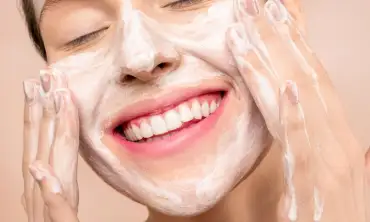 6 Rahasia Memilih Facial Wash yang Tepat untuk Wajah Sensitif