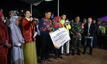 Puncak Festival ANTV Rame, Wali Kota Kediri Serahkan Bantuan RTLH Kepada Warga