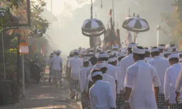 Meriahnya Perayaan Hari Raya Galungan di Desa Tradisional Bali
