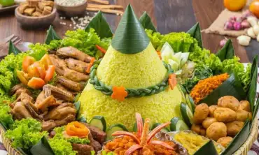 Mengenal Nasi Tumpeng, Salah Satu Simbol Keanekaragaman dan Keberagaman di Hari Raya Kuningan