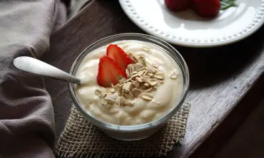 Punya Kolesterol Tinggi? Yuk Selipkan Yoghurt dalam Daftar Makananmu!