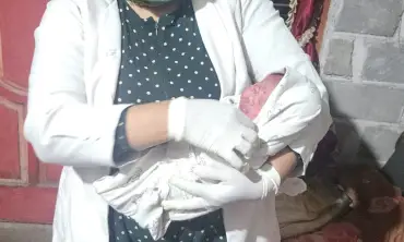 Warga Kediri Temukan Bayi Baru Lahir di Belakang Rumah