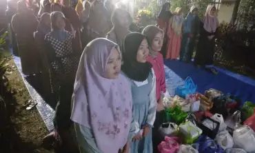 Malam Tirakatan, Warga Dusun Kudan Kabupaten Tulungagung Kompak Nyanyi Lagu Indonesia Raya