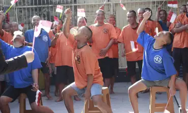 HUT Kemerdekaan, Para Tahanan Blitar Rebutan Makan Kerupuk Uyel