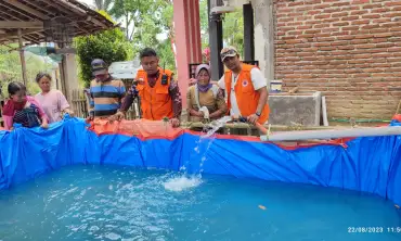Dua Desa di Trenggalek Alami Kekeringan Parah, Petugas Sampai Droping Air Bersih Dua Hari Sekali