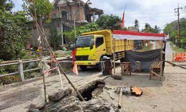 Tujuh Bulan Rusak, Jembatan Jetis Kecamatan Gandusari Blitar Diperbaiki Tahun Depan