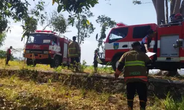 Kebakaran Hutan di Semen, Datangkan Tiga Unit Mobil Damkar Kota Kediri