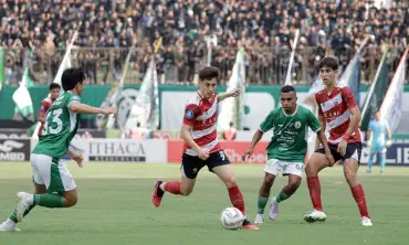 Madura United FC Kokoh di Puncak Klasemen BRI Liga 1, Satu Pemain Kolabs “Dihantam” Bola Pemain PSS Sleman
