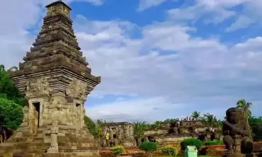 Melihat Candi Penataran Blitar, Candi Hindu Terbesar di Jawa Timur