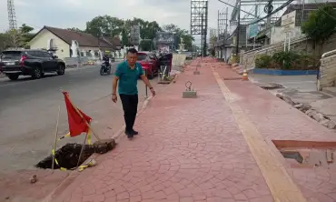 Cek Progress Proyek Face Off Jalan Gajah Mada, Bupati Ponorogo Mengaku Puas