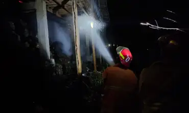 Warung di KM 16 Jalan Nasional Trenggalek – Ponorogo Terbakar