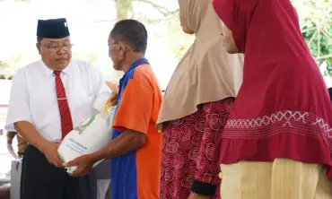 Ribuan KPM Kota Blitar Digelontor Beras Bantuan Bapanas