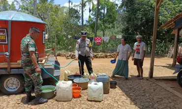 7.845 Warga Trenggalek Alami Krisis Air Bersih, Kekeringan Meluas ke 17 Desa di 10 Kecamatan