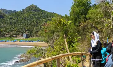 Pesona Cantik Pantai Kuyon Trenggalek, Novita : Bisa Jadi Pilihan Prioritas Wisatawan