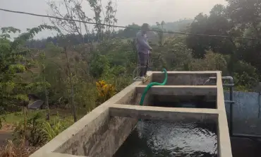 Suplai 16.000 Liter Air Bersih Setiap Hari di Ponggok Mojo
