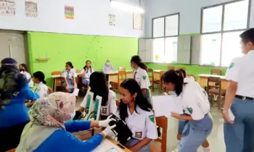 Ratusan Siswa SMA di Kota Blitar Jalani Skrining Kesehatan