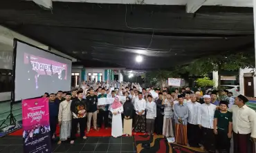 Peringatan HSN, KPU Kabupaten Kediri Nonton Bareng Film "Kejarlah Janji" Bersama Santri
