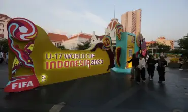 Trophy Tour Piala Dunia U 17 Bakal “Mlaku-mlaku” dari Tunjungan hingga Balai Pemuda Surabaya, Dikawal Bola Raksasa