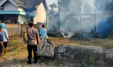 Bakar Ketela, Rumah Warga Desa Selodono Ringinrejo Hangus Terbakar