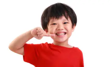 Jaga Senyum Sehat Si Kecil! Cara Mencegah dan Merawat Karang Gigi pada Anak yang Perlu Orang Tua Ketahui