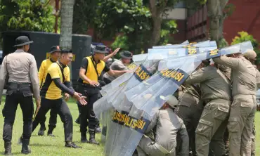 Kendalikan Hura-Hara, Satpol PP Kabupaten Kediri Dilatih Dalmas