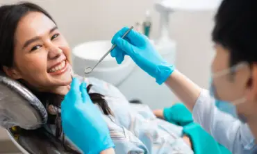 Yuk Memahami Lebih Dalam Tentang Prosedur Pemutihan Gigi di Klinik!