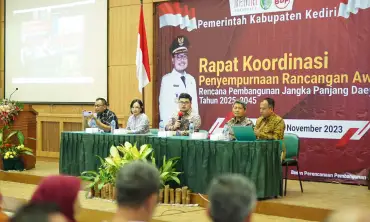 "Megah dan Makmur: Kabupaten Kediri Bersiap 'Menerbangkan' Masa Depan dengan RPJPD 2025-2045!"