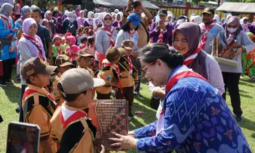 Upacara Jambore Prasiaga PAUD 2023, Pj Walikota Zanariah: Banyak Anak Kota Kediri Berani Tampil
