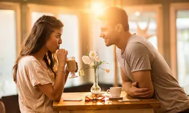 Rekomendasi 7 Wisata Alam di Indonesia Yang Cocok Untuk Bulan Madu Romantis Dengan Suami