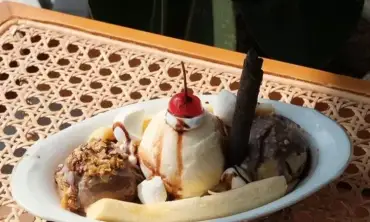 Resep Apple Crisp Dengan Es Krim Vanila Yang Nikmat Untuk Sajian Dessert Yang Spesial