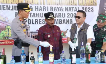 Polres Jombang Musnahkan Ribuan Botol Isi Miras