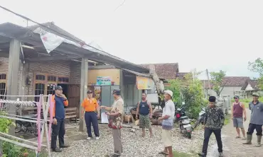 Imbas Angin Puting Beliung, 25 Rumah di Desa Wates Kecamatan Campurdarat Tulungagung Rusak