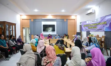 "Menggali Peluang Bisnis di Bulan Ramadhan: Pelatihan Hampers Pusaka untuk IKM Kota Kediri"