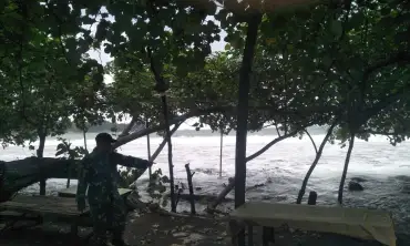 Cuaca Buruk, Ratusan Nelayan Pantai Popoh 3 Hari Tak Melaut, Ini Kata Komandan Posmat TNI AL Tulungagung