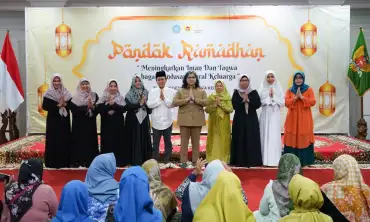 Buka Pondok Ramadan TP PKK Kota Kediri, PJ Wali Kota Kediri: Investasi Terbaik Adalah Bekali Anak dengan Moral