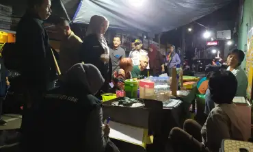 PKL di Jalan Dhoho Wajib Pasang Harga Menu Makanan saat Momen Lebaran