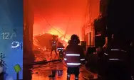 Gudang Rosok dan 1 Unit Truk di Madiun Terbakar Habis