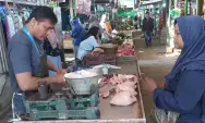Pedagang dan Pembeli Keluhkan Tingginya Harga Daging Ayam