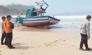Dua Kapal Nelayan Terdampar di Pantai Gayasan Blitar, Empat Belas Selamat, 8 Hilang