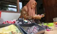 Sulap Kain Perca Jadi Aksesoris, Pelanggan Kerajinan Tangan Warga Jatirejo Jombang Sampai Bali