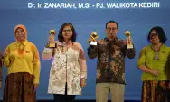 RSUD Gambiran dan Perumda BPR Kota Top BUMD Award 2024 Bintang 4, Pj Wali Kota Kediri Terima Penghargaan